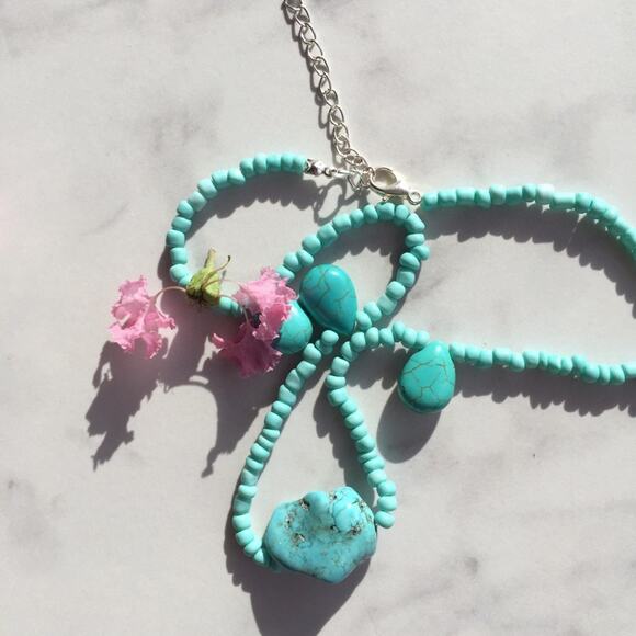 Handmade Turquoise Beaded Necklace - Picture 4 of 9